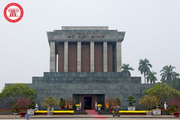 Ban Quản lý Lăng Chủ tịch Hồ Chí Minh có nhiệm vụ và quyền hạn như thế nào trong việc tổ chức các hoạt động tại khu vực thuộc phạm vi quản lý? 