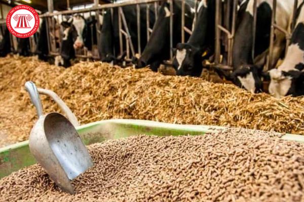 Thức ăn chăn nuôi tiêu thụ nội bộ có cần phải thực hiện việc công bố trên Cổng thông tin điện tử của Bộ Nông nghiệp và Phát triển nông thôn không?