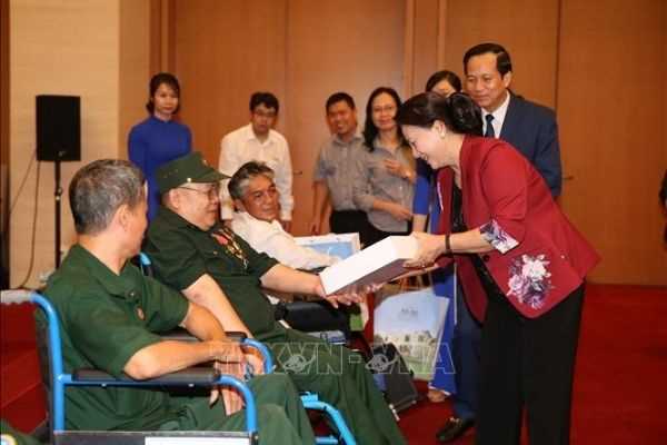 Latest form Application for re-assessment of body injury rate for war invalids in Vietnam, injured people? What are the conditions for re-examination?
