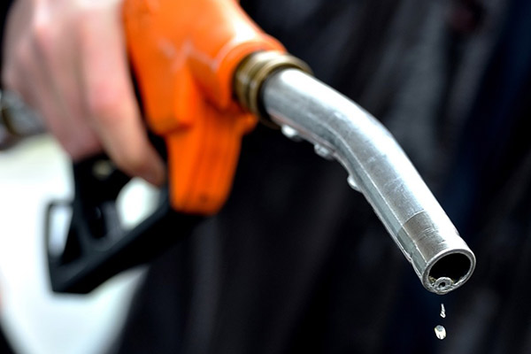 Giá xăng dầu tăng mạnh từ 15h ngày 11/6/2021