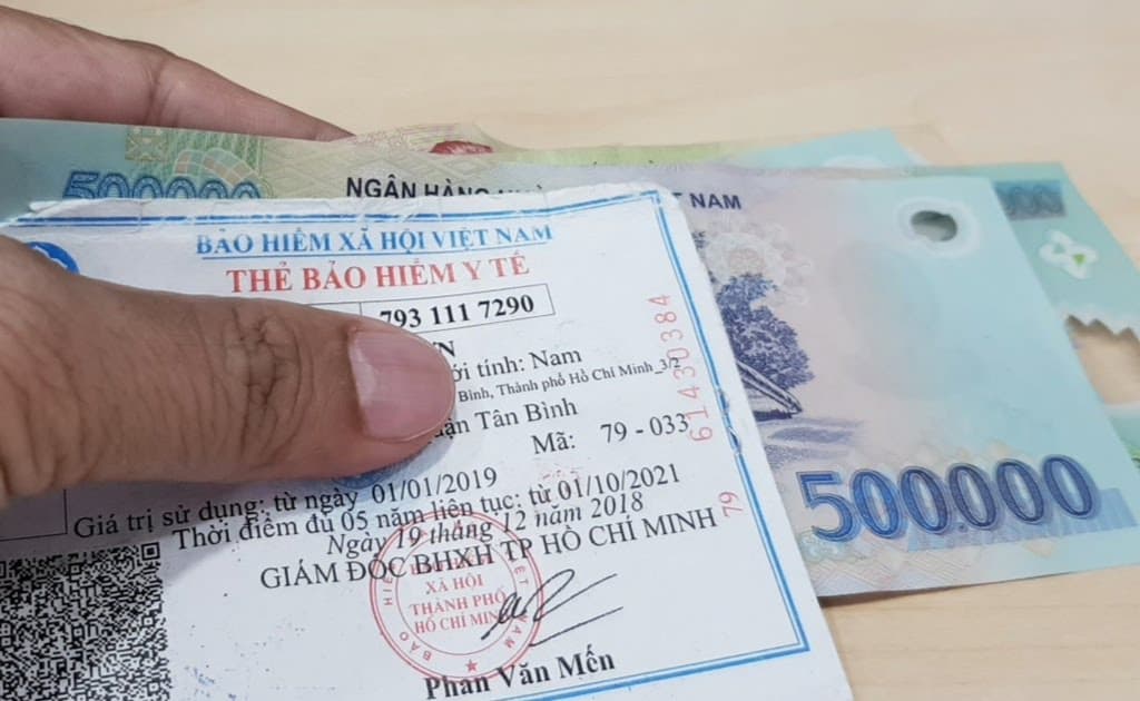 BHXH Việt Nam: Vận động người tham gia BHYT đóng tiền gia hạn thẻ BHYT