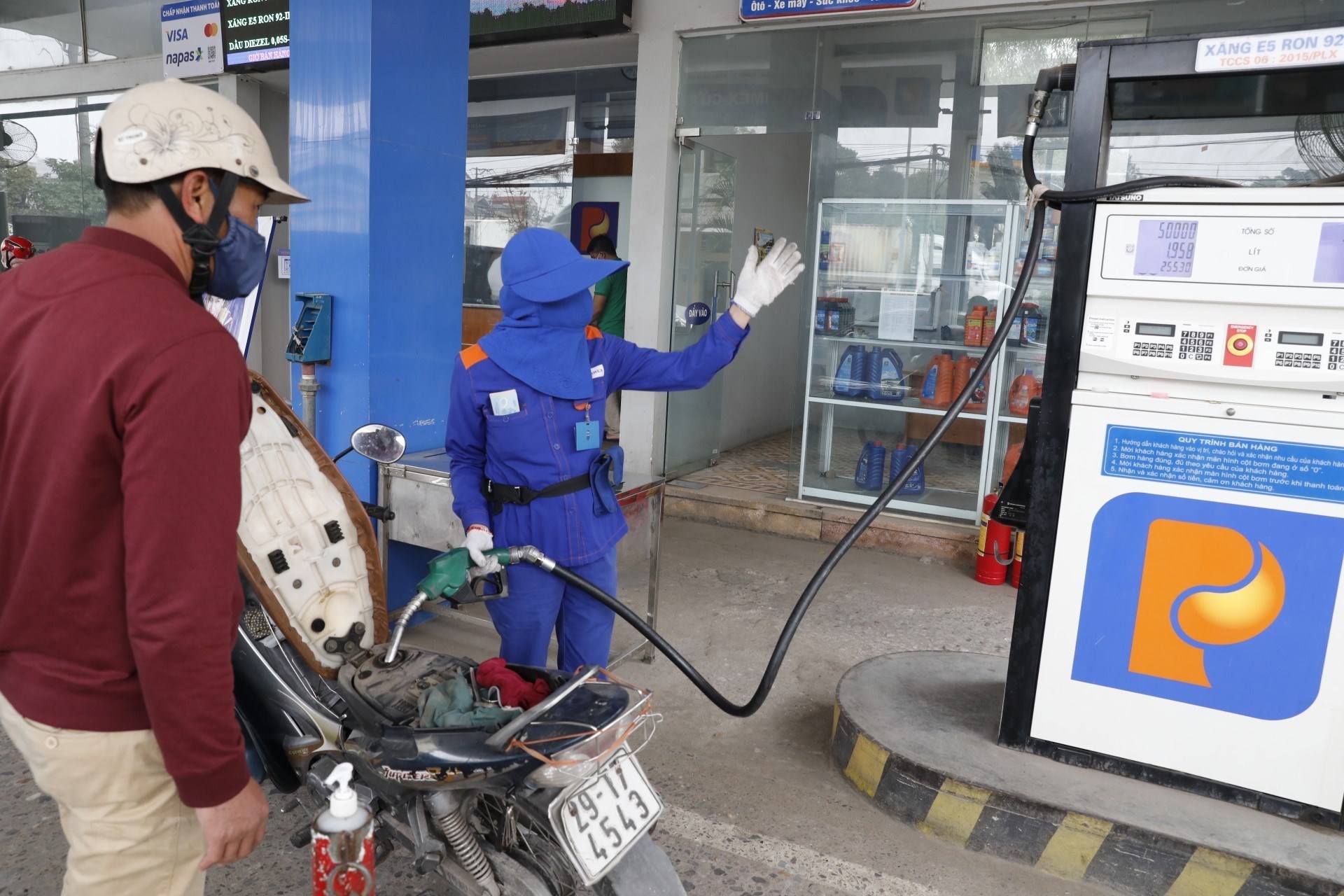 Cố tình ngưng bán xăng, dầu có thể bị tước giấy phép kinh doanh