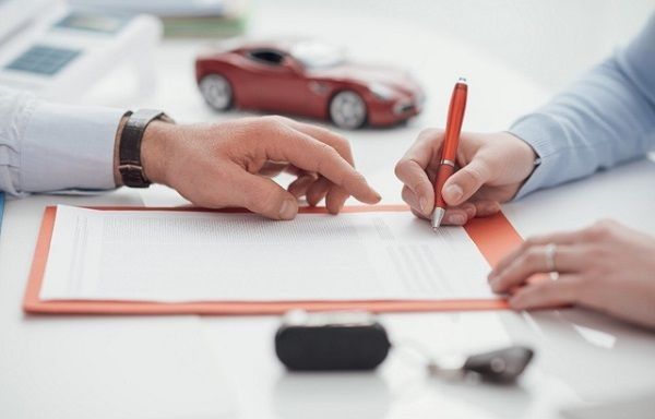 Chồng bán xe có cần chữ ký của vợ không