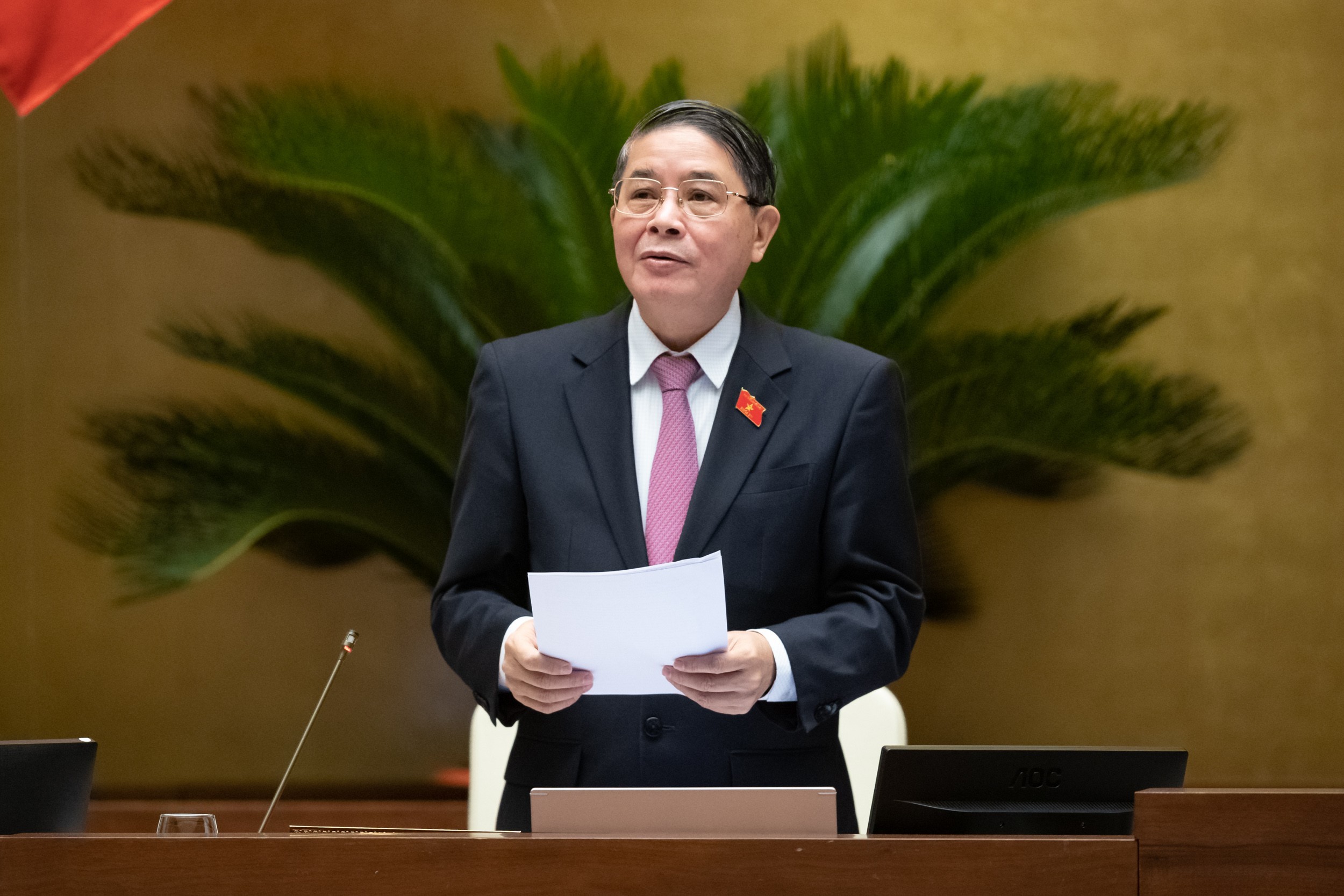 Phó Chủ tịch Quốc hội Nguyễn Đức Hải phát biểu tại Hội trường.