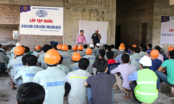 06 nhóm đối tượng tham dự khóa huấn luyện an toàn vệ sinh lao động