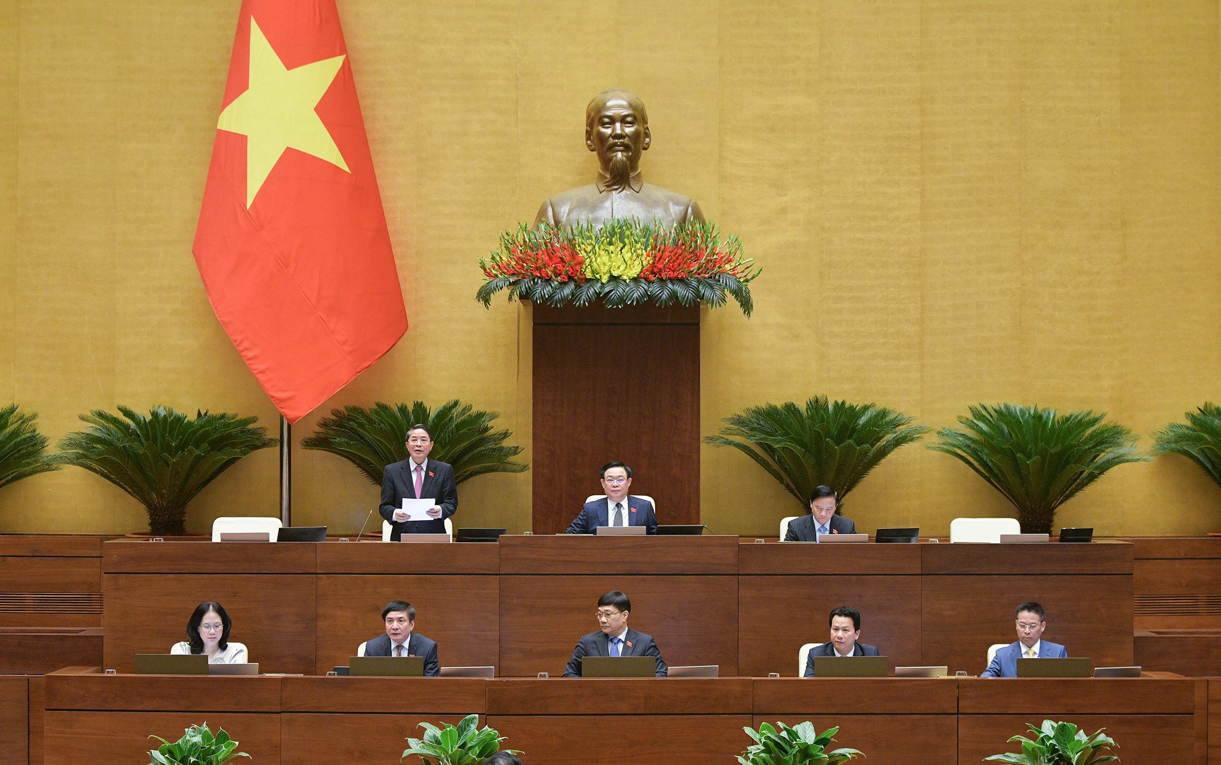 Phó Chủ tịch Quốc hội Nguyễn Đức Hải điều hành phiên họp ngày 03/11.