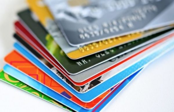 Làm thẻ ngân hàng cần những gì?