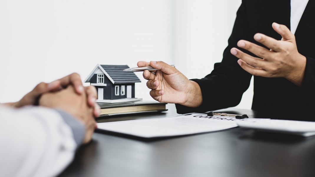 Không quy định mẫu các loại hợp đồng kinh doanh dịch vụ bất động sản