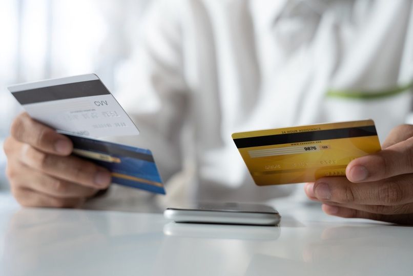 Thẻ debit có phải thẻ tín dụng không?