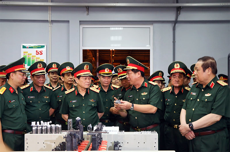 Cơ quan nào lãnh đạo sĩ quan Quân đội nhân dân Việt Nam?