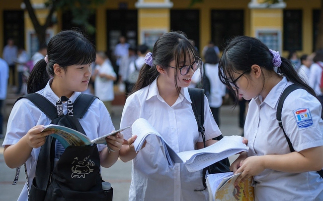 Hướng dẫn ghi mẫu phiếu đăng ký thi vào lớp 10 ở Hà Nội năm 2024