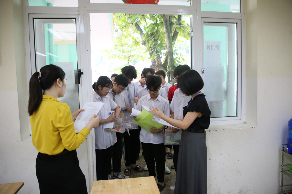 Đề thi vào lớp 10 năm học 2024-2025 tại Quảng Ninh (có đáp án)