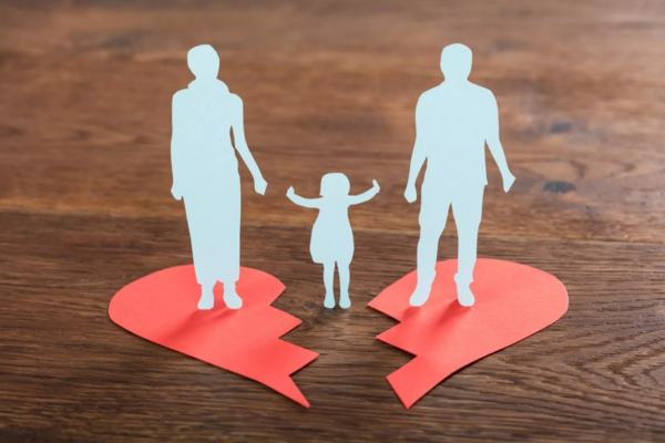 Các trường hợp người mẹ không đủ điều kiện để trực tiếp nuôi dưỡng, giáo dục con sau khi ly hôn 