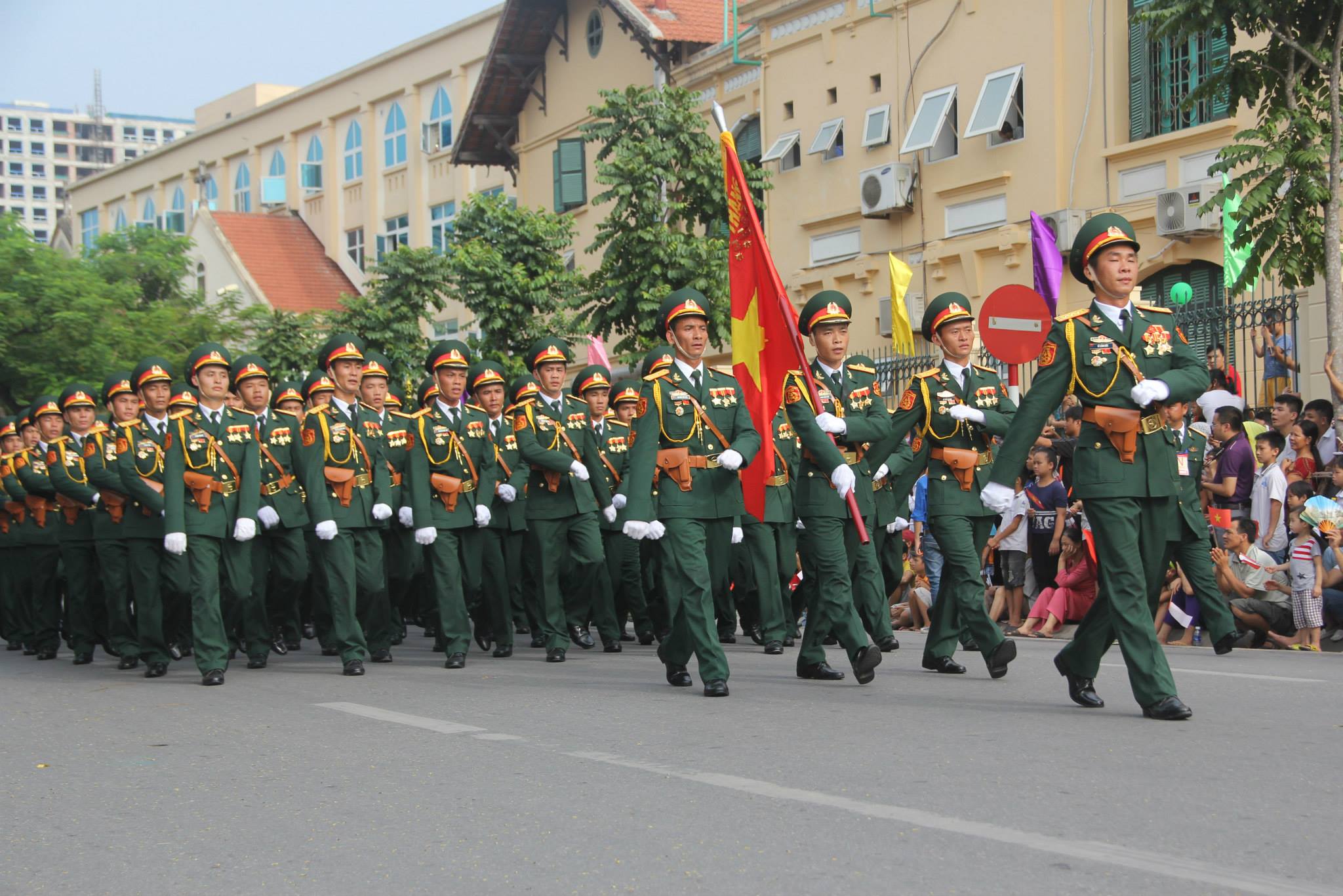 Thông tin mới về chế độ phụ cấp, chế độ đặc thù của lực lượng vũ trang