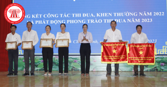 Nội dung thêu Cờ thi đua của Đại học Quốc gia