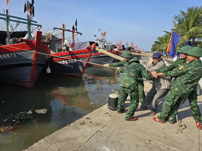 Thông báo cho học sinh Hà Nội nghỉ học tránh bão Yagi (bão số 03) từ ngày 07/9/2024 