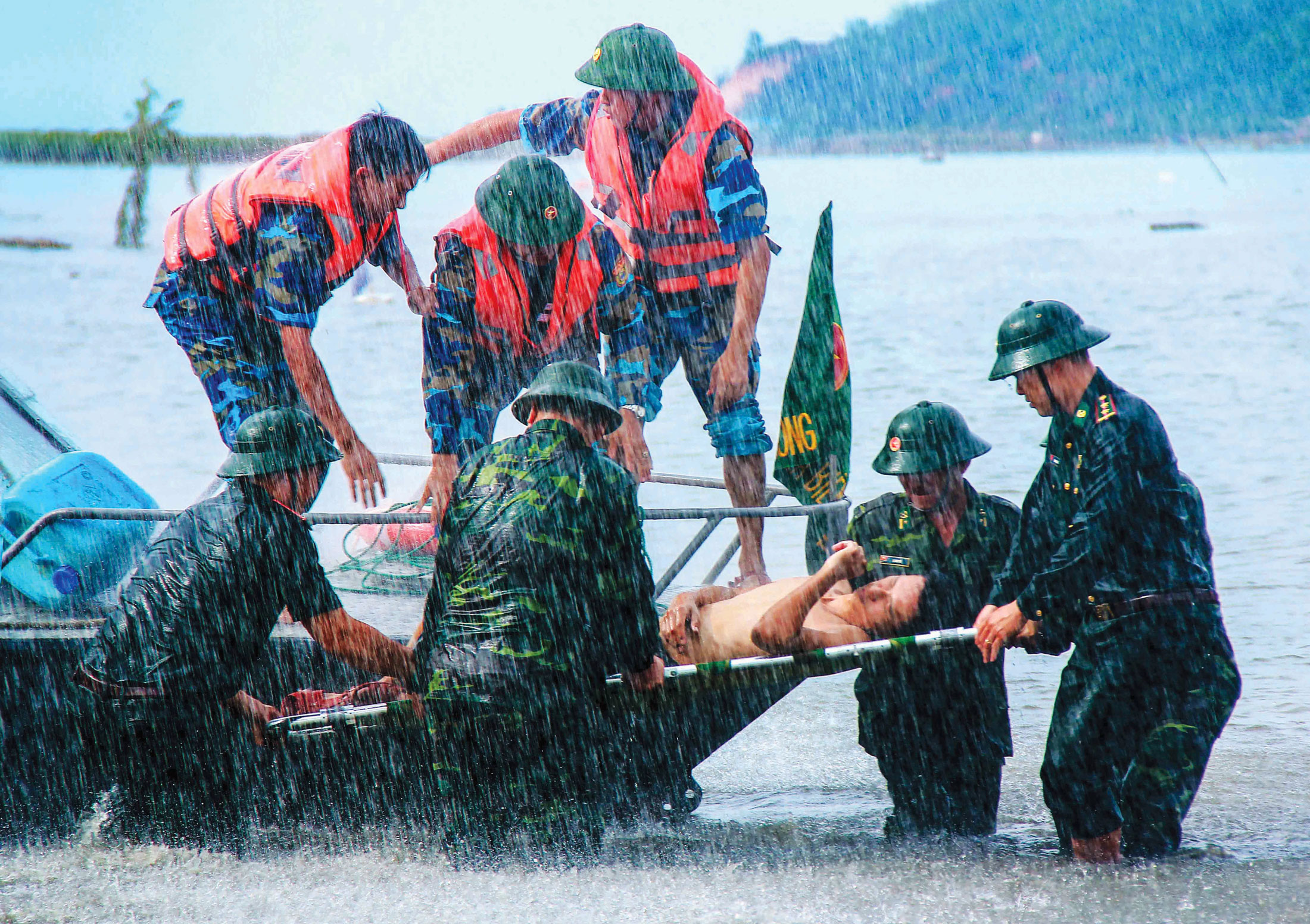 Tiền lương, tiền công đối với người được huy động làm nhiệm vụ phòng chống thiên tai cấp xã