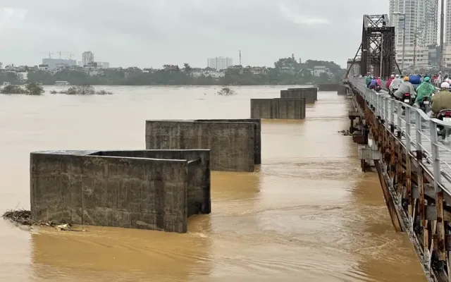 Mức nước tương ứng với các cấp báo động lũ trên các sông tại Hà Nội