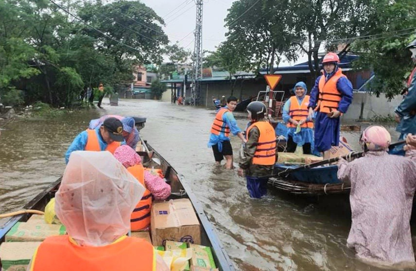 Tiếp nhận tiền ủng hộ nhưng không chuyển tiền quyên góp hỗ trợ bão lũ bị xử lý thế nào?