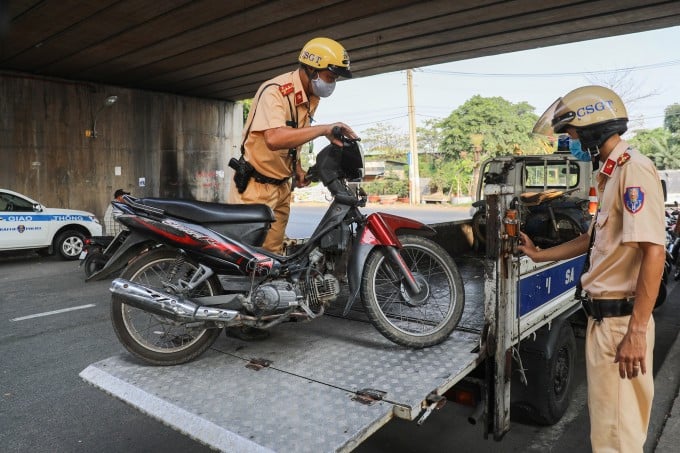 Hướng dẫn giải quyết trường hợp người lái xe ghi âm ghi hình lại hoạt động của CSGT đang làm nhiệm vụ từ năm 2025