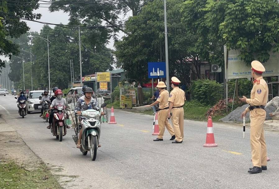 Mẫu thông báo vi phạm hành chính về trật tự, an toàn giao thông đường bộ từ ngày 01/01/2025