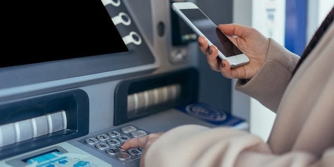 Không xác thực sinh trắc học thì không được rút tiền ATM/chuyển khoản từ 01/01/2025