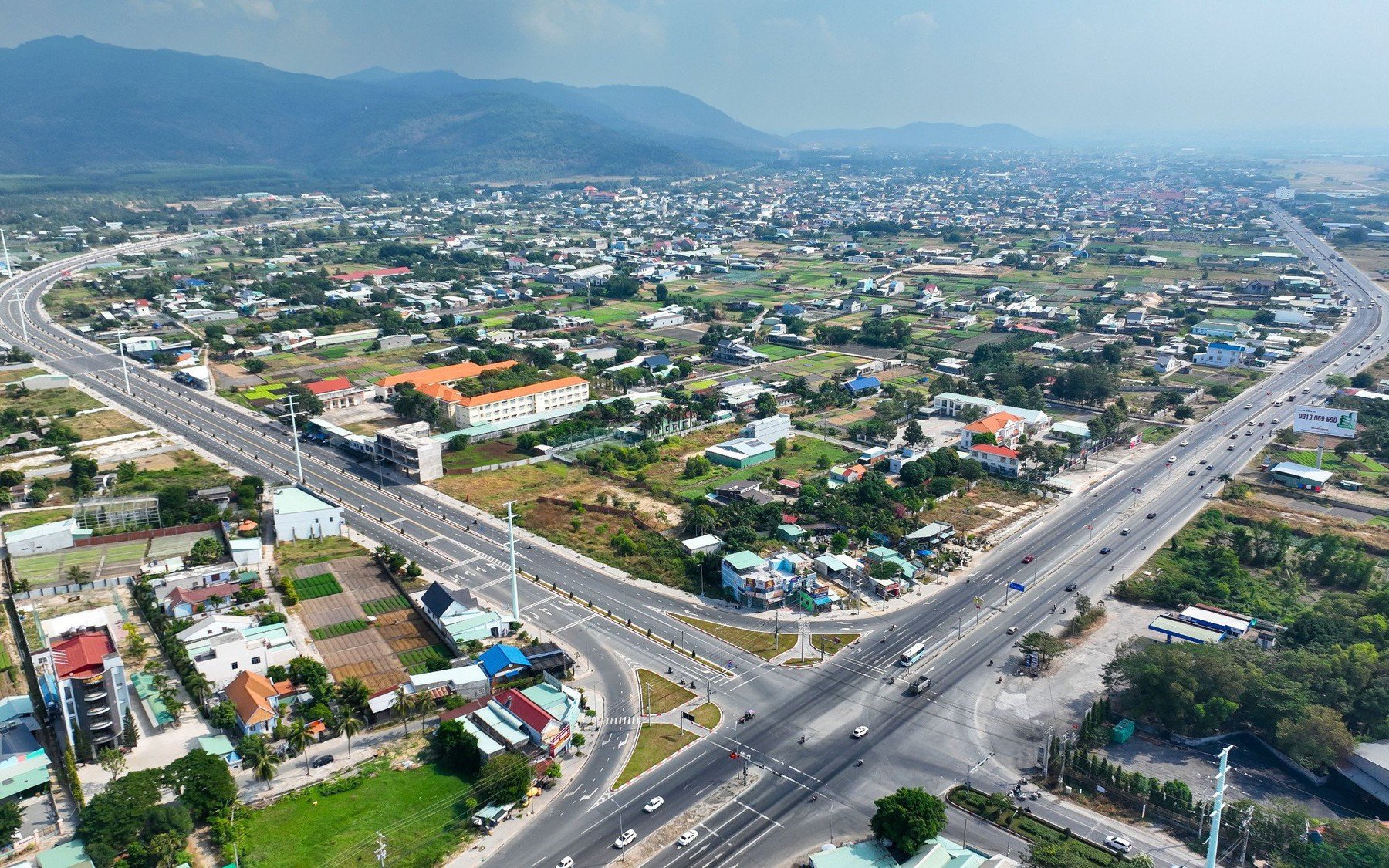 Bỏ cấp huyện để tinh gọn bộ máy:  Dự kiến sáp nhập các huyện nào giai đoạn 2026 - 2030?