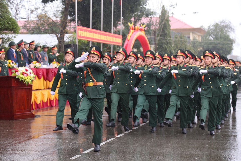 Sĩ quan có thành tích xuất sắc sẽ được thăng cấp tướng trước thời hạn