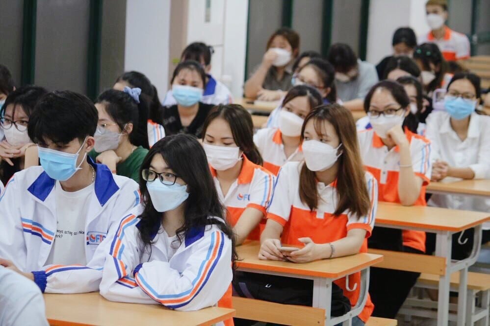 Hướng dẫn sinh hoạt chính trị đầu khóa của học sinh, sinh viên