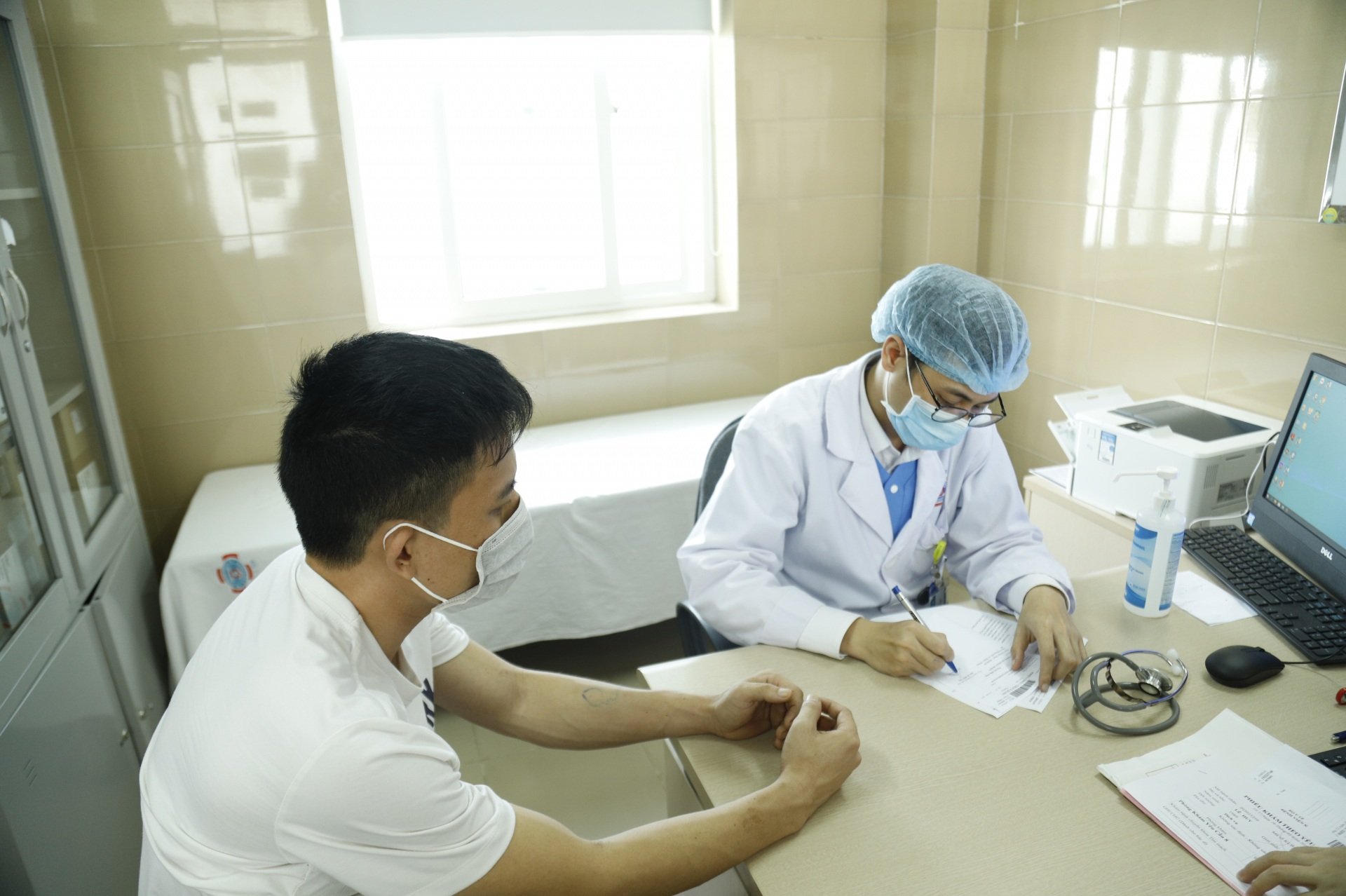 Bộ Y tế yêu cầu tuân thủ quy định về đào tạo, cập nhật kiến thức y khoa cho cán bộ y tế (Công văn 2662)
