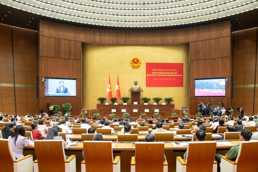 Người dân góp ý kiến sửa Hiến pháp bằng văn bản thông qua cơ quan nào? (Hình ảnh từ Internet)