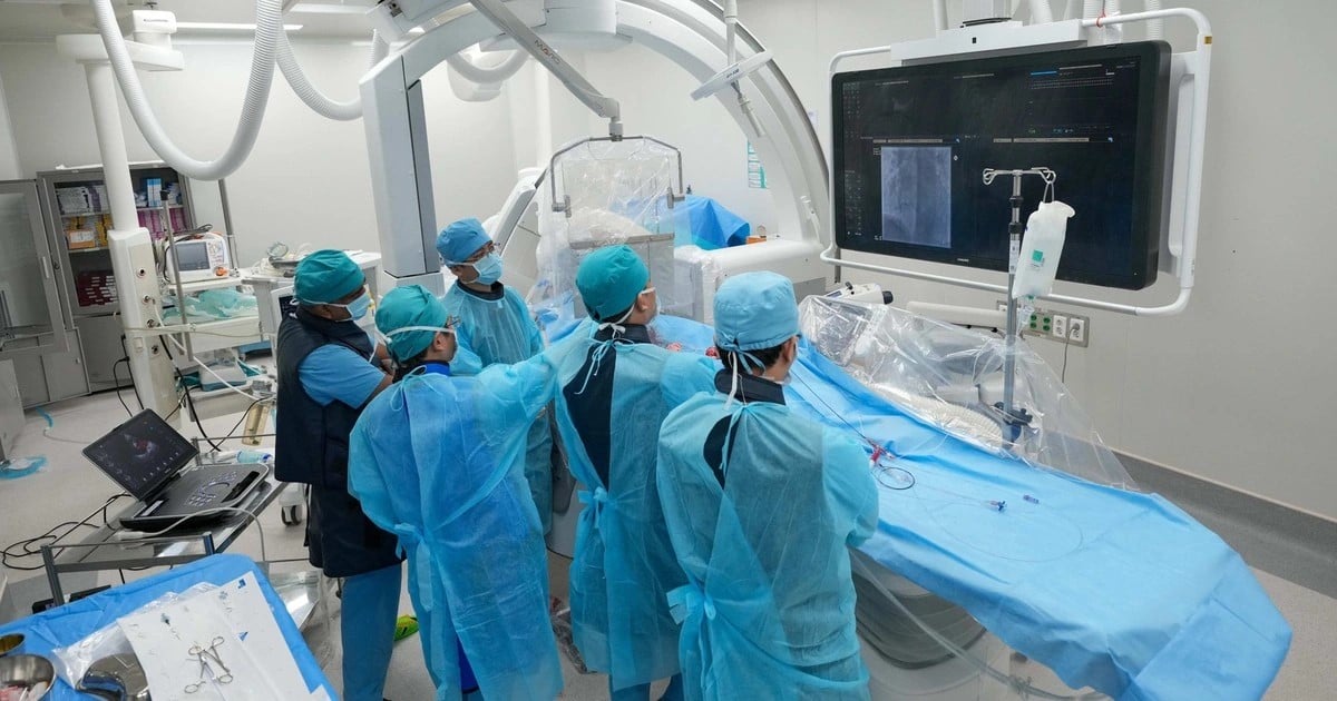 Nghiên cứu xây dựng Nghị quyết của Bộ Chính trị đột phá lĩnh vực y tế