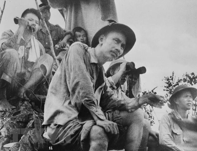 Khái quát thân thế và sự nghiệp cách mạng của Chủ tịch Hồ Chí Minh
