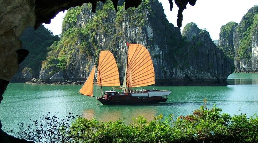 Thông điệp “Công nghệ xanh để đại dương bền vững” trong Tuần lễ Biển và Hải đảo Việt Nam năm 2025