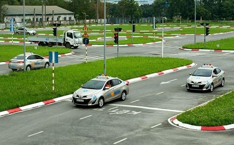 Bộ đề 300 câu hỏi dùng cho sát hạch lái xe mô tô hạng B1