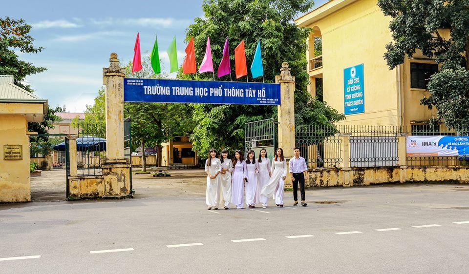 Hà Nội: Số lượng học sinh đăng ký vào lớp 10 THPT công lập không chuyên và chuyên năm học 2025-2026