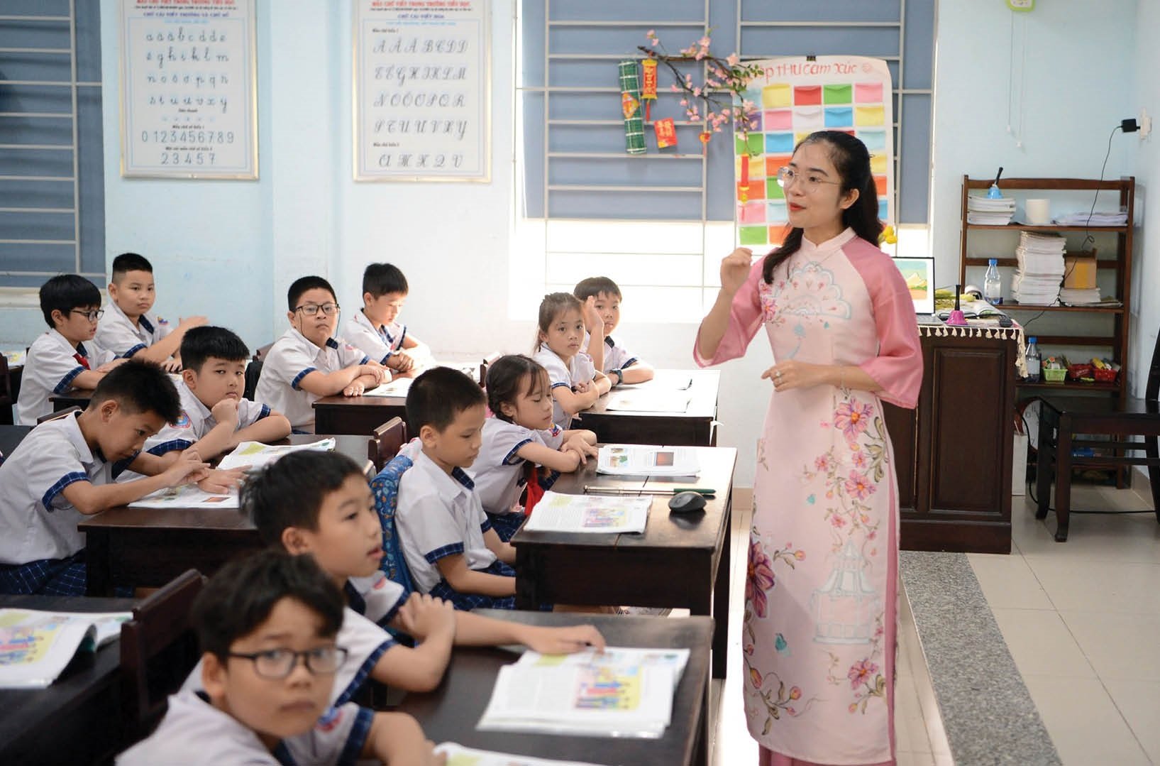 Quy định về tổng số giờ dạy thêm trong một năm học của giáo viên