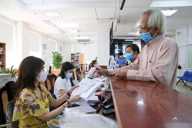 Thủ tục kéo dài thời gian giữ chức vụ đến tuổi nghỉ hưu thuộc Bộ GDĐT
