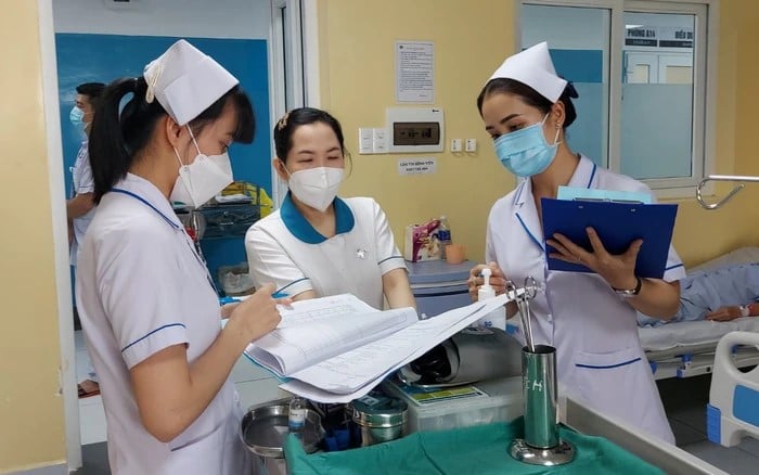 Đề xuất tăng hệ số lương chức danh Y sĩ (hạng IV) lên từ 2,1 đến 4,89
