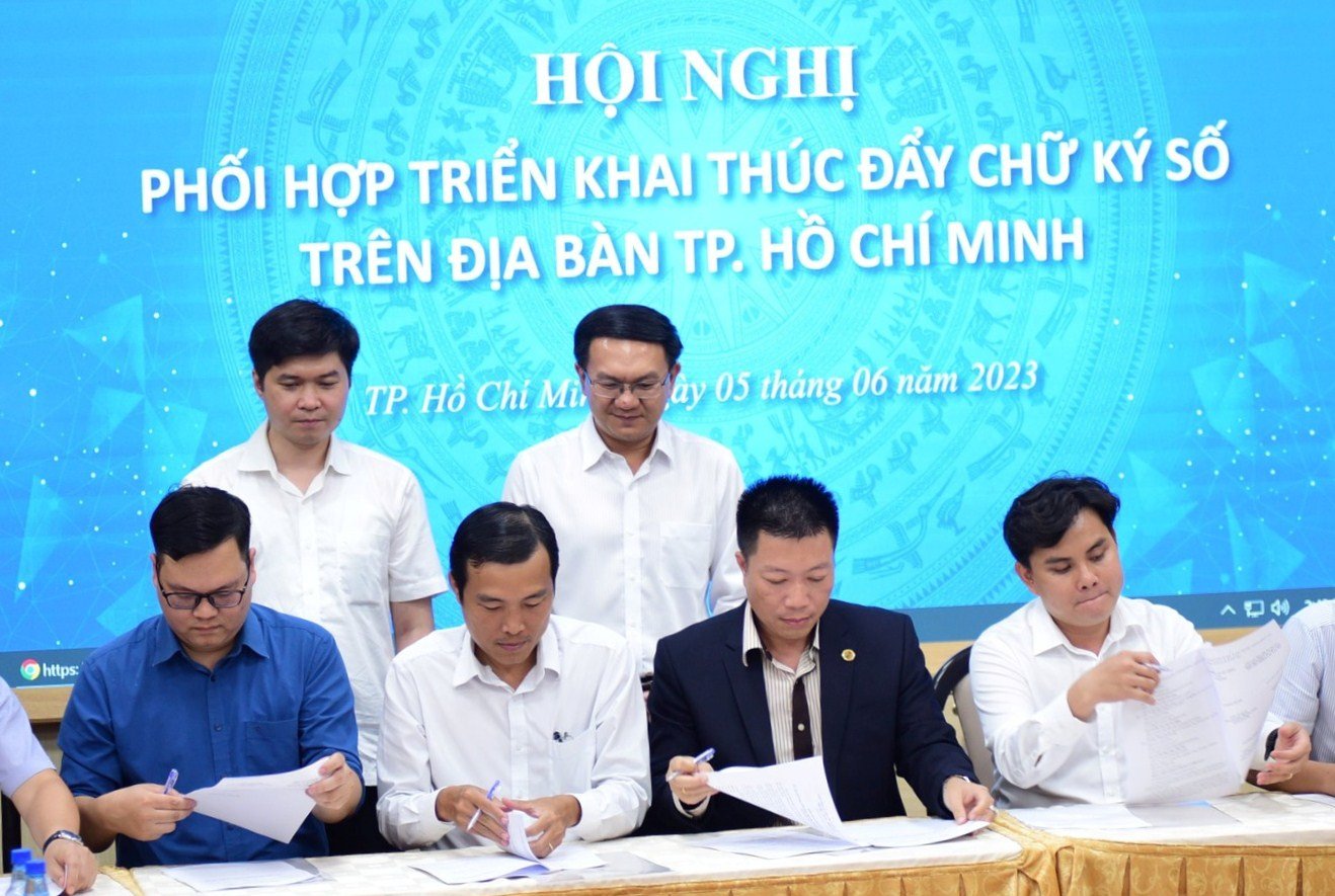 TPHCM: Phải hoàn thành chữ ký số giáo viên lên Cơ sở dữ liệu ngành trước 27/5/2025 (hình ảnh từ Internet)