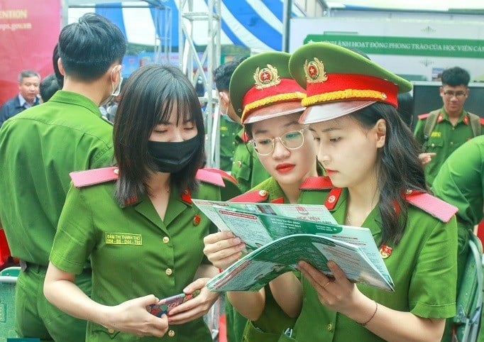 Bộ Công an đính chính dạng thức đề thi văn bằng 2 Công an năm 2025