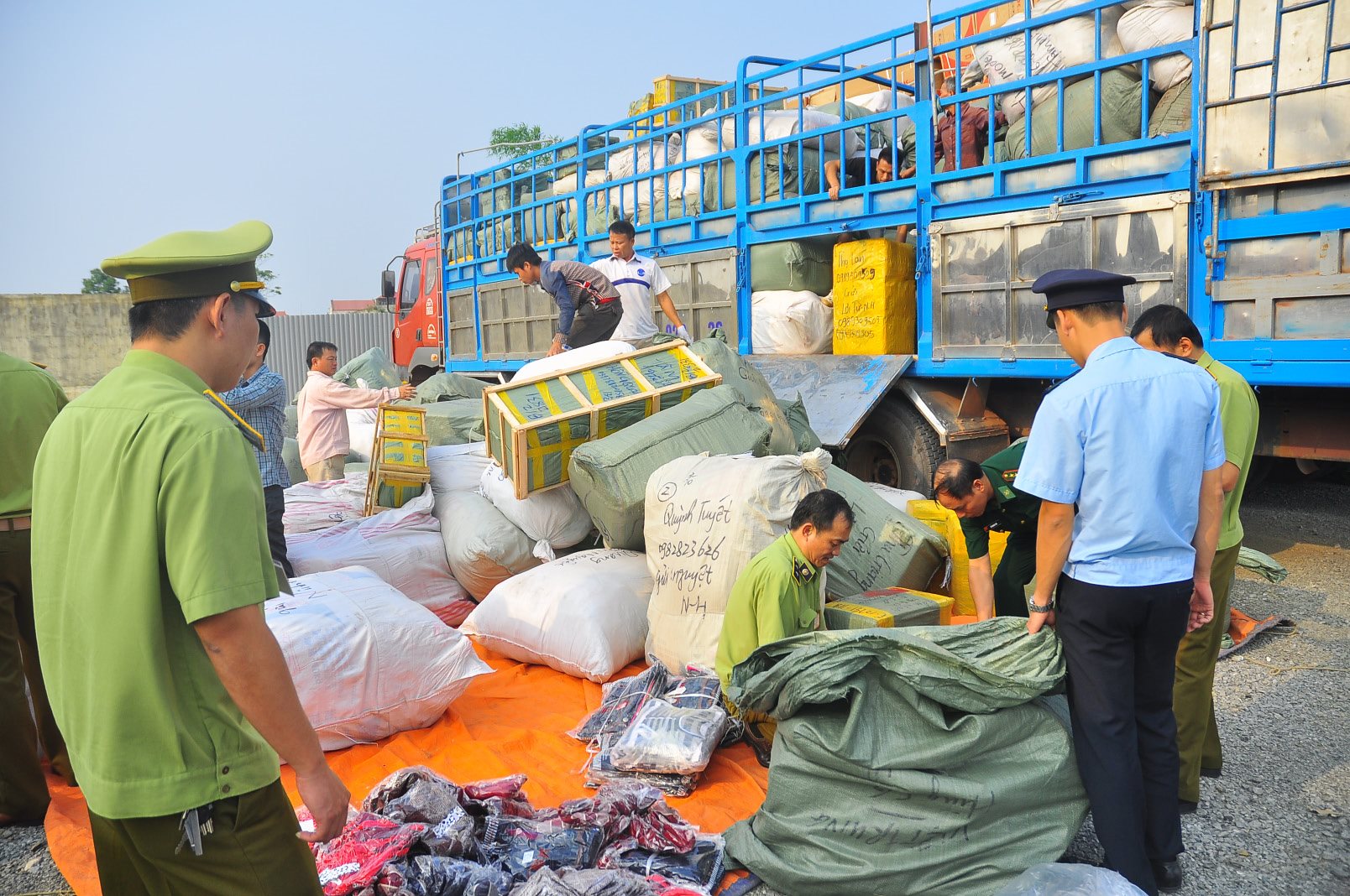 Công văn 1078: Cục ATTP triển khai tháng cao điểm ngăn chặn buôn lậu, gian lận thương mại, hàng giả