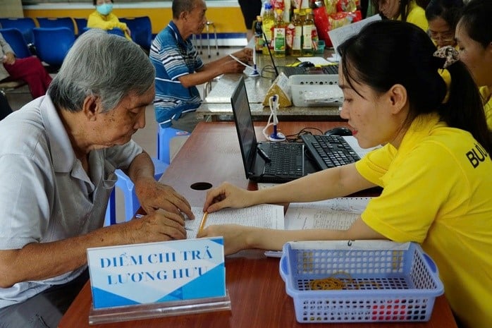 Đề xuất người hoạt động không chuyên trách ở thôn đủ tuổi nghỉ hưu được hưởng trợ cấp bằng 15 tháng phụ cấp