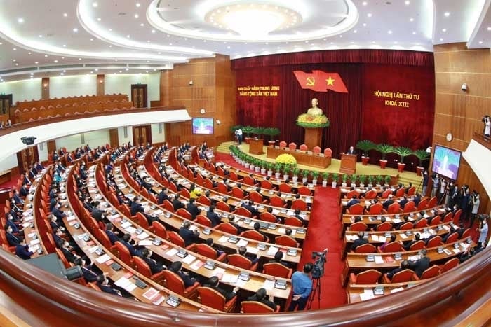 Tuổi đời và trình độ học vấn của người vào Đảng theo Quy định 294-QĐ/TW