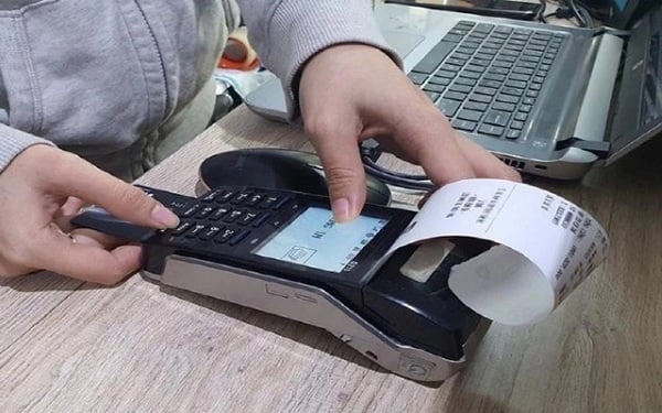 Sẽ đến tận địa chỉ kinh doanh để hướng dẫn sử dụng hóa đơn điện tử khởi tạo từ máy tính tiền (Hình ảnh từ Internet)