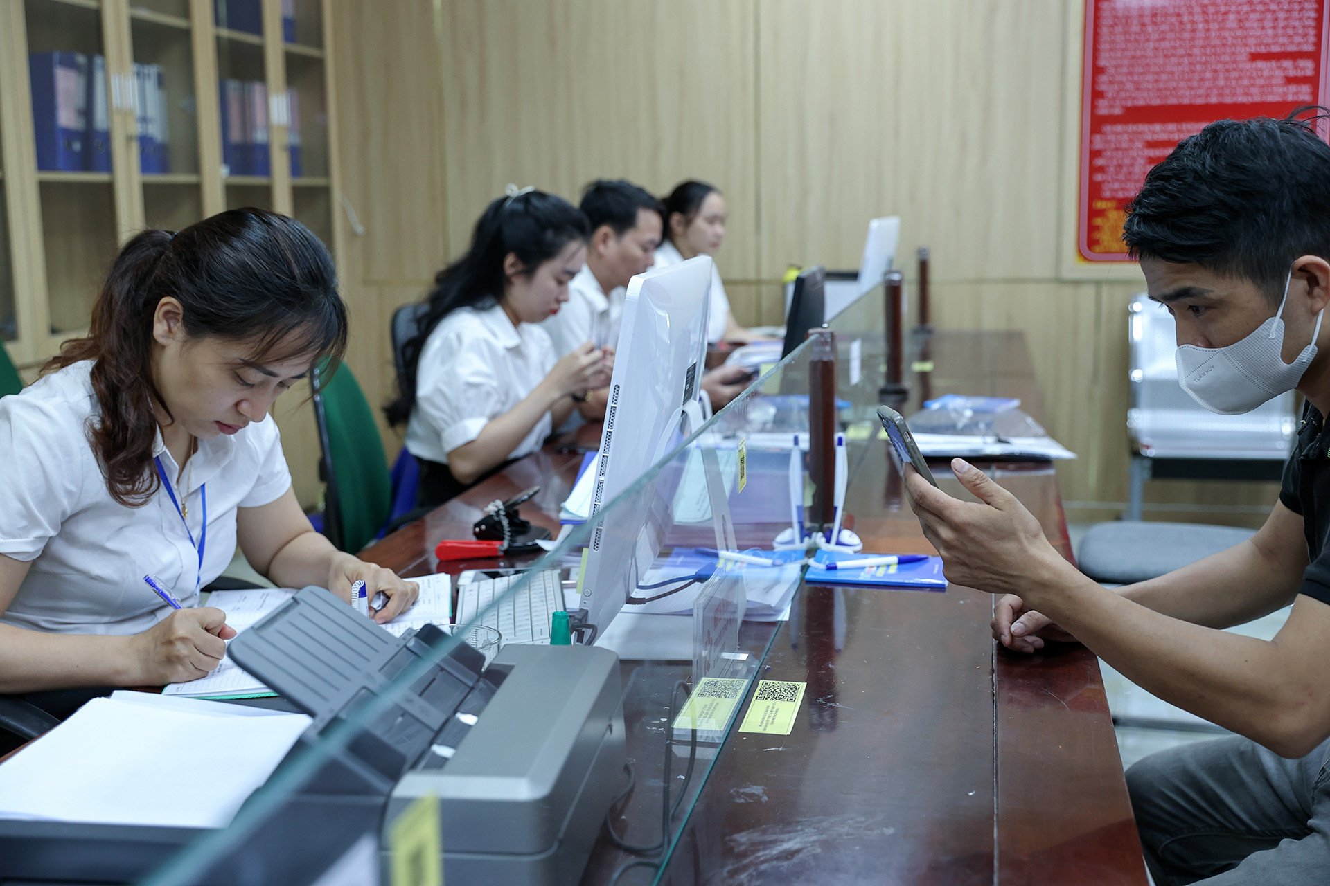 Đề xuất tăng độ tuổi cử công chức đi học thạc sĩ lần đầu (Hình ảnh từ Internet)