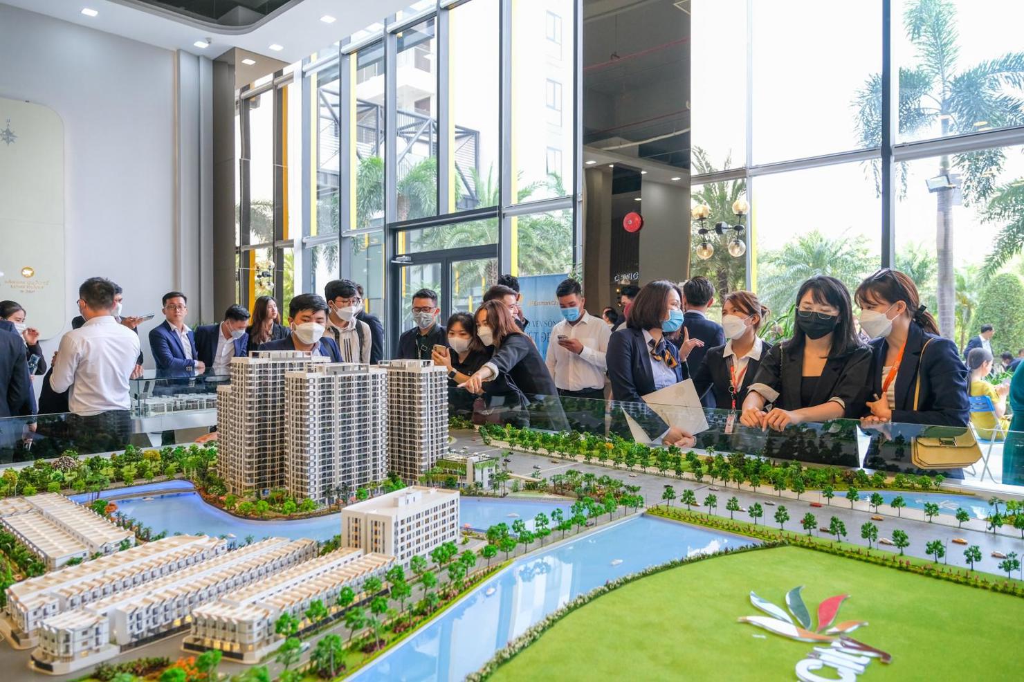 Khẩn trương nghiên cứu, xây dựng mô hình Trung tâm giao dịch bất động sản và quyền sử dụng đất do nhà nước quản lý