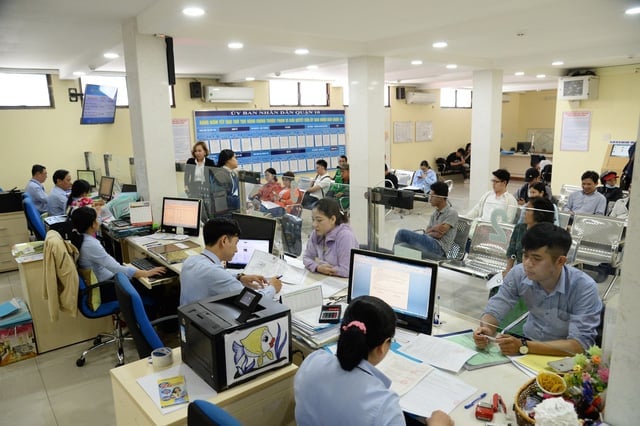 Thiết lập đường dây nóng của các bộ, cơ quan để giải đáp vướng mắc của người dân (Hình ảnh từ Internet)