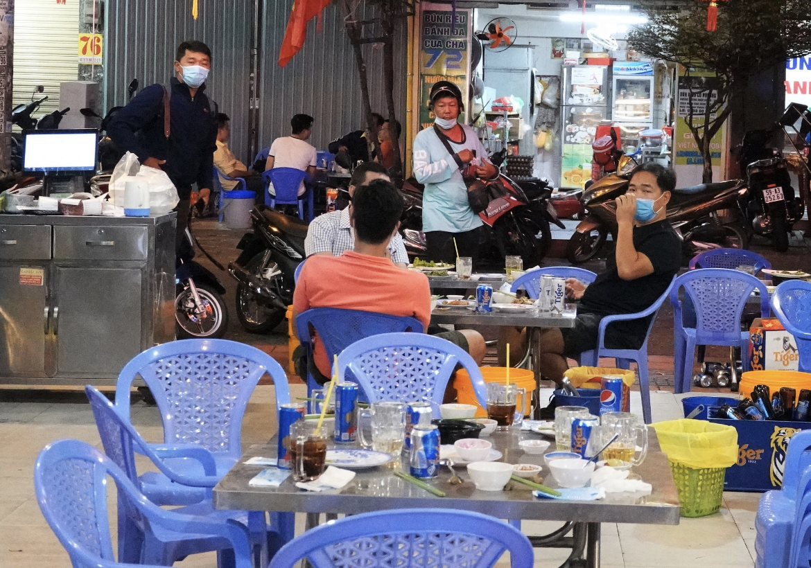 Từ ngày 01/7/2025, Chủ tịch Ủy ban nhân dân cấp xã sẽ tạm đình chỉ hoạt động cơ sở dịch vụ ăn uống có nguy cơ dịch bệnh (hình ảnh từ Internet)