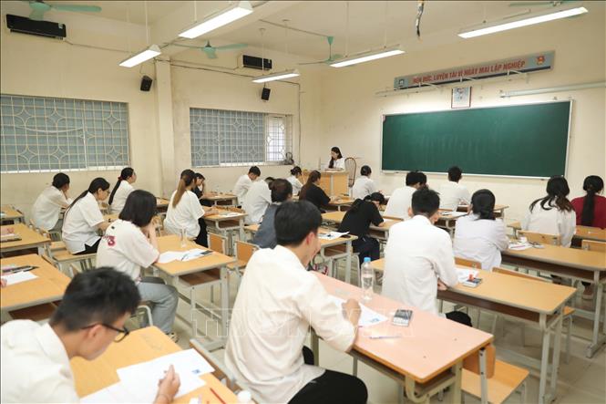 Tăng cường kiểm soát tình trạng sử dụng công nghệ cao để gian lận Kỳ thi tốt nghiệp THPT 2025 (Công văn 3386/BGDĐT-QLCL)